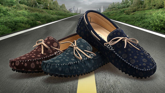 Mujeres de tiempo libre zapatillas de cuero de tamaño 41 - 45 Mujeres zapatillas de peluche