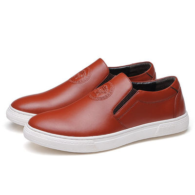 OEM ODM Slip Men On Sneakers de cuero Negro / Marrón con suela blanca