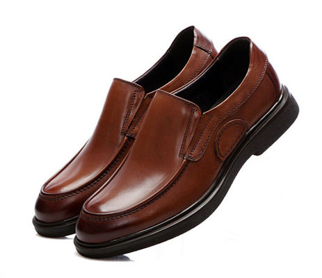 zapatos comerciales con suela suave, zapatos de manejo de piel marrón.