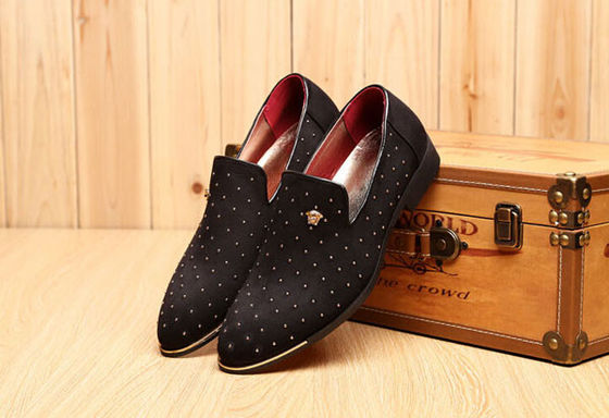 Slip On Men's Casual Shoes azul / negro personalizado con remaches de metal