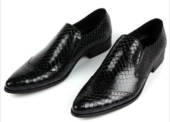 Muestra de piel de serpiente Hombres vestido formal zapatos de cuero genuino hombres zapatos de lujo para la fiesta