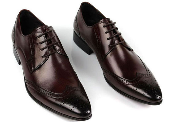 Zapatos de cuero de grano completo de hombre estilo de diseño de brogue hombres punzantes zapatos de vestir formal