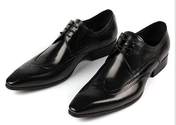 OEM Custom Classic Men Brogue zapatos Negro / Marrón Calzado de café tallado floral Oxford