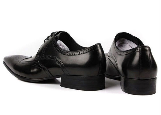 OEM Custom Classic Men Brogue zapatos Negro / Marrón Calzado de café tallado floral Oxford