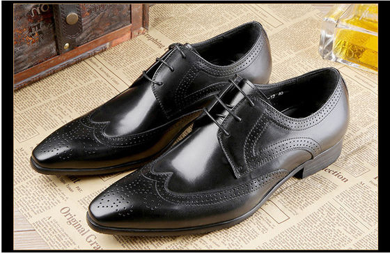 Zapatos de hombre de Oxford Brogue de cuero de vaca Zapatos de hombre clásicos