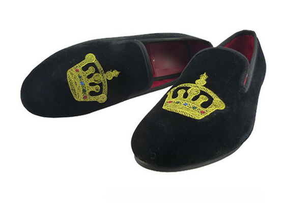 Motif Mujeres Loafers de verano, Slip On Corona bordado Mujeres zapatillas de terciopelo