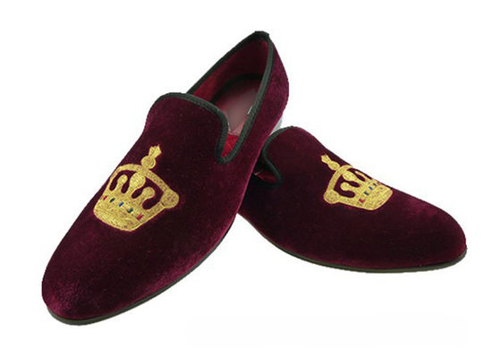 Motif Mujeres Loafers de verano, Slip On Corona bordado Mujeres zapatillas de terciopelo