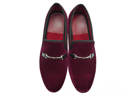 Hombres hechos a mano, zapatillas de terciopelo rojo, zapatillas confortables.