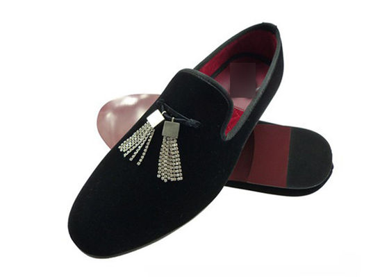 Loafers de terciopelo bordados personalizados para hombres Slip On Moccasins para hombres