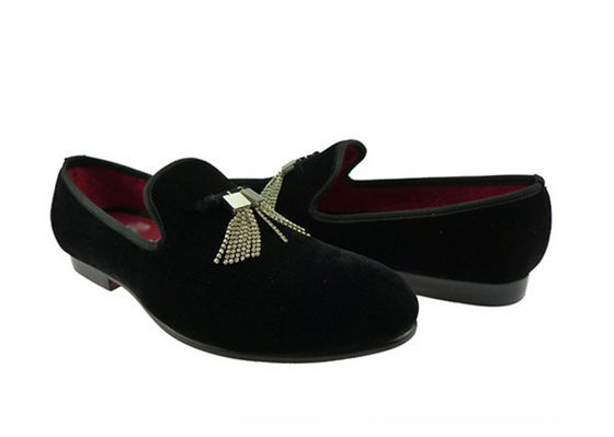 Loafers de terciopelo bordados personalizados para hombres Slip On Moccasins para hombres
