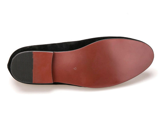 Casual Slipper Mens Loafers de terciopelo con decoración de bordado de cráneo personalizado