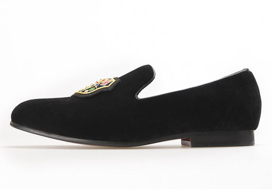 Cráneo estilo deslizamiento en loafers de terciopelo, lujosos hombres loafers de cuero zapatos