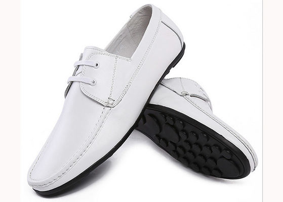 Blanco de cuero de vaca zapatos de negocios, de diseño original zapatillas modernas para hombres