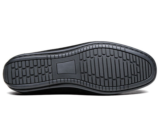 Camisetas de verano, zapatos de piel, zapatos de mocasín, zapatos negros.