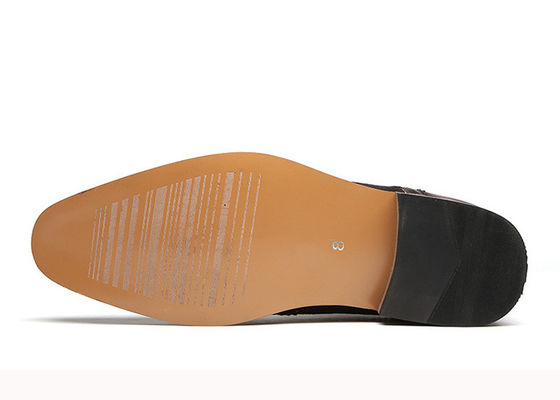Zapatos negros / marrones con punta de pie para hombres Zapatos de brogue Oxford Zapatos de novia de encaje