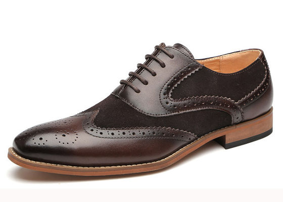 Zapatos negros / marrones con punta de pie para hombres Zapatos de brogue Oxford Zapatos de novia de encaje