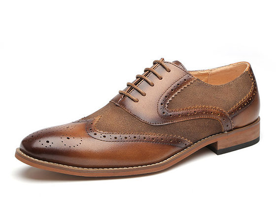 Zapatos negros / marrones con punta de pie para hombres Zapatos de brogue Oxford Zapatos de novia de encaje