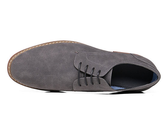 Zapatos casuales de cuero suede, zapatos de conducción de cuero gris hechos a mano.