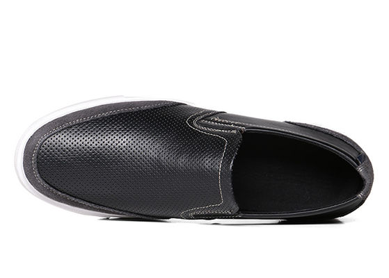 Verano Hombres hechos a mano En el deslizamiento de las zapatillas de deporte hombres hueco fuera de las zapatillas de conducción negras