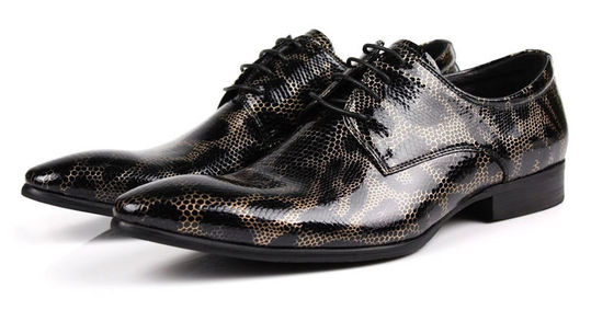 Estilo cocodrilo hombre zapatos negros, moda club nocturno zapatos de piel de serpiente originales