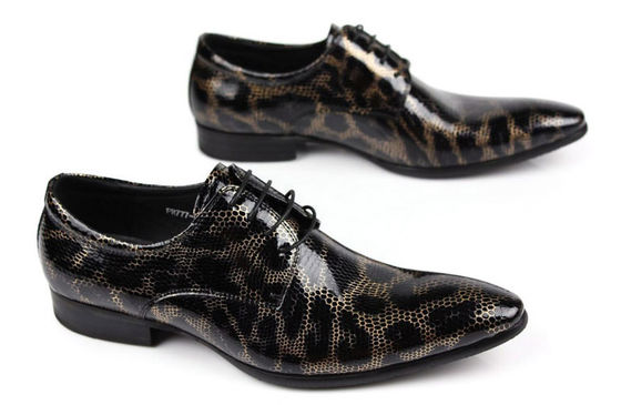Estilo cocodrilo hombre zapatos negros, moda club nocturno zapatos de piel de serpiente originales