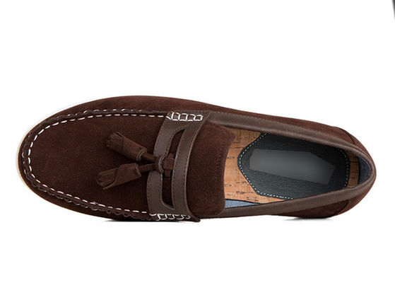 Zapatos deportivos para hombres de color marrón