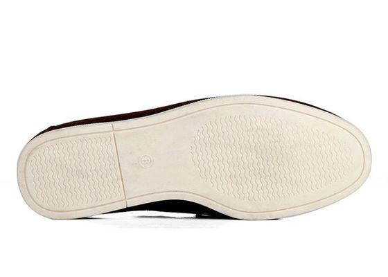 Zapatos deportivos para hombres de color marrón