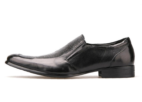Hombres duraderos zapatos de vestimenta formal Primavera / otoño cómodos hombres negro Slip On zapatos