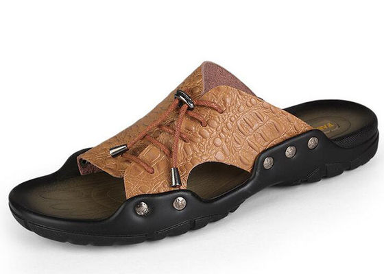 Playa hombre zapatillas de verano de cuero, zapatos de cuero personalizados.