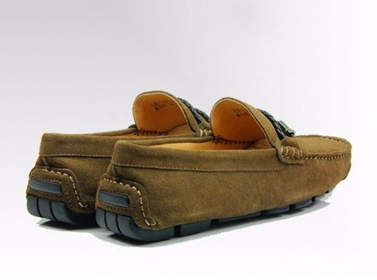 Hombres hechos a mano zapatos de caminata de camiseta sin resbalones de cuero genuino Moccasin Gommino zapatos