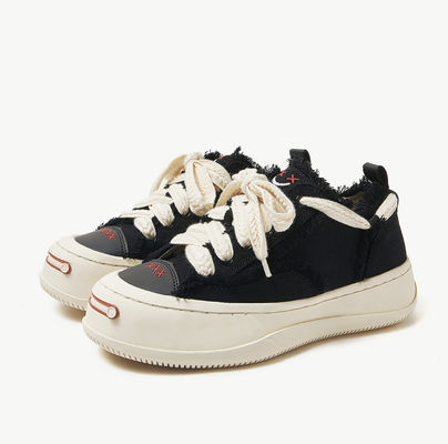 Blanco / Negro Entrenadores respiratorios de lona de mujeres zapatillas redondas