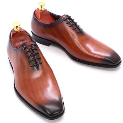 Zapatos de vestir masculinos de cuero genuino Italia Elegante Zapatos de negocios negros / marrones