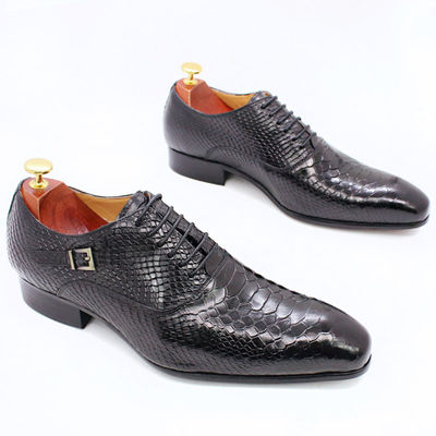 Zapatos de cuero de patente masculino de talón bajo de hombres con punta en el dedo del pie zapatos de vestir con diseño de serpiente falso