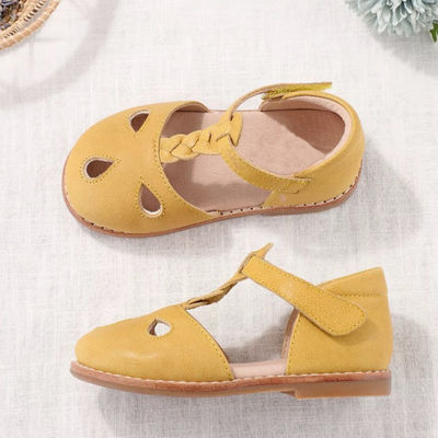 Zapatos escolares de cuero con dedos redondos de cuero amarillo Zapatos de bebé lindos