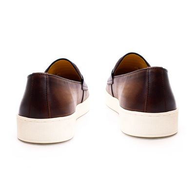 Hombres de tacones bajos con dedos redondos, zapatillas de tenis, tejido de cocodrilo, pieles de caballo.
