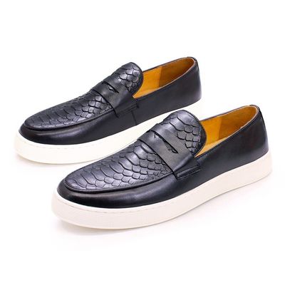 Hombres personalizados Slip On Sneakers Zapatos de pie redondo Zapatos con forro de cuero