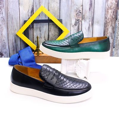 Hombres personalizados Slip On Sneakers Zapatos de pie redondo Zapatos con forro de cuero