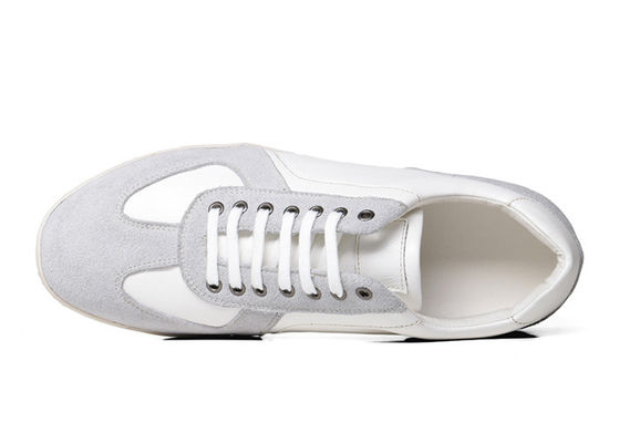 OEM Calzado casual para hombres Calzado de cuero suedo Para hombres Calzado plano blanco