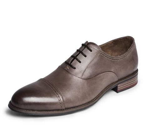 Pés redondos de moda para hombres, zapatos de vestir, cordones, zapatos de Oxford marrón oscuro.