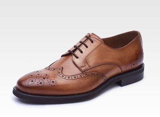 En el exterior, hombres zapatos de cuero de color marrón de patente, de color mixto, dedos cuadrados, zapatos de lujo para hombres