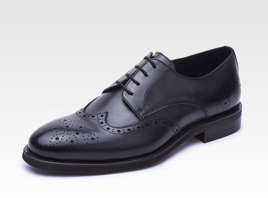 En el exterior, hombres zapatos de cuero de color marrón de patente, de color mixto, dedos cuadrados, zapatos de lujo para hombres