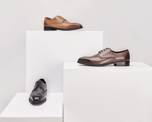 Hombres hechos a mano zapatos de cuero de patente negra zapatos de pie cuadrado zapatos de novia de hombres rayados