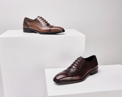 Los hombres de cordones de punta de pie de vestir zapatos de otoño hombres de Brogue marrón zapatos para la boda
