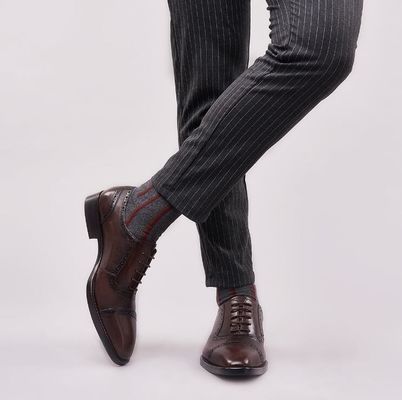 Los hombres de cordones de punta de pie de vestir zapatos de otoño hombres de Brogue marrón zapatos para la boda