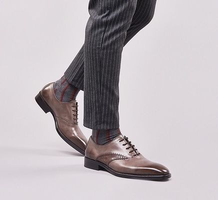 Hombres de moda zapatos de vestir formal de cuero genuino hombre negro zapatos de vestir de encaje
