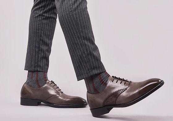 Hombres de moda zapatos de vestir formal de cuero genuino hombre negro zapatos de vestir de encaje