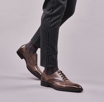 Hombres de moda zapatos de vestir formal de cuero genuino hombre negro zapatos de vestir de encaje