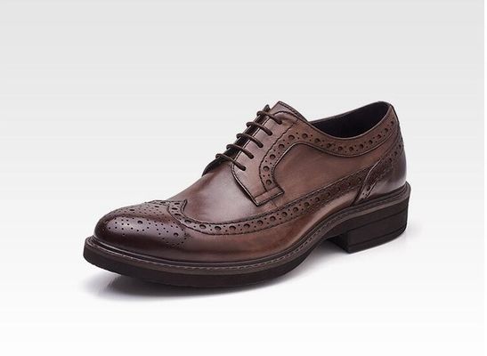 Clásicos zapatos de novia de cuero para hombres, zapatos de cuero para hombres con cordones.