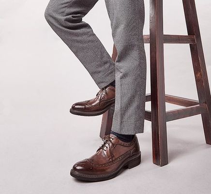 Clásicos zapatos de novia de cuero para hombres, zapatos de cuero para hombres con cordones.