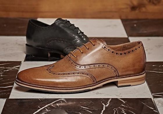 Sapatos personalizados de vestido de novia para hombres hechos a mano de cuero de grano completo